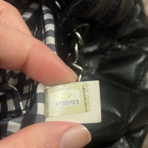 REPOSTING Authentic Chanel Cruise Line 2010-2011 Black Shoulder Bag - Picture 15 of 17